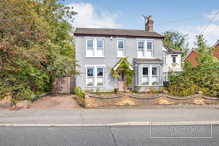 4 Bedroom Detached House For Sale In Kiln Road, Thundersley, Benfleet, SS7