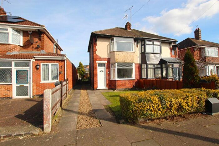 3 Bedroom Semi-Detached House For Sale In Glencoe Avenue, Leicester, LE4