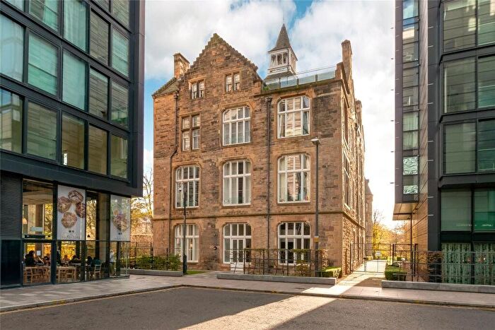3 Bedroom Flat For Sale In / Simpson Loan, Edinburgh, EH3