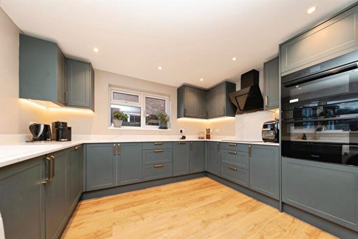 3 Bedroom Semi Detached House For Sale In Lonsdale Close, Ipswich, IP4