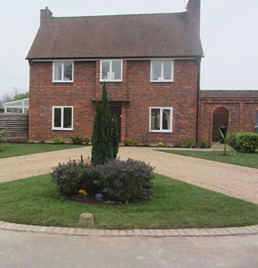 3 Bedroom Detached House To Rent In Otter Close, Ottershaw, KT15