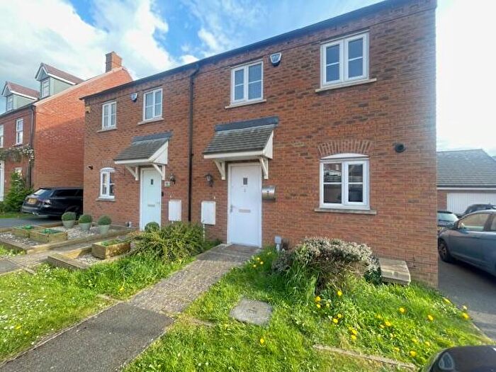 3 Bedroom Flat To Rent In Heron Road, Leighton Buzzard, LU7