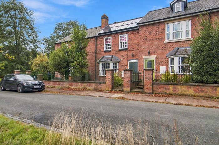 3 Bedroom Town House For Sale In Oxford Square, Malvern, WR14