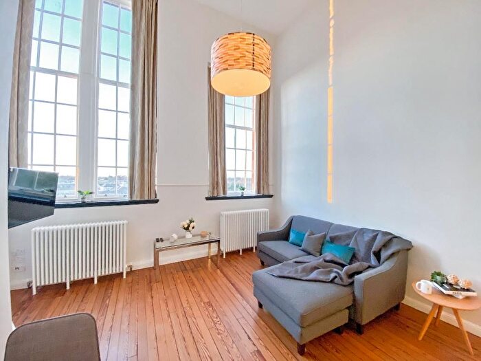 1 Bedroom Flat To Rent In Flat, Mcdonald Road, Edinburgh, EH7