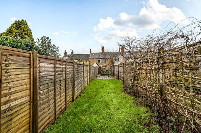 2 Bedroom Terraced House For Sale In Broad Street, Bampton, Oxon, OX18