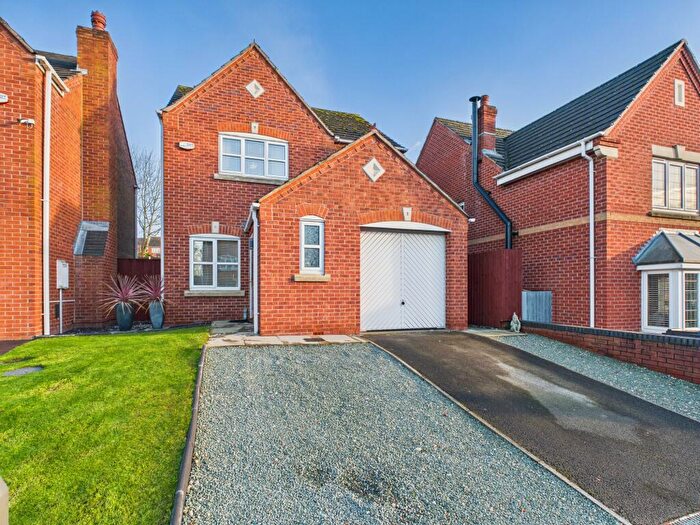 3 Bedroom Detached House For Sale In Queen Victoria Drive, Swadlincote, DE11