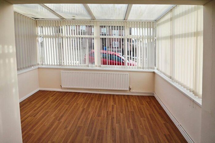 2 Bedroom Bungalow To Rent In Fowler Street, Old Whittington, Chesterfield, Derbyshire, S41