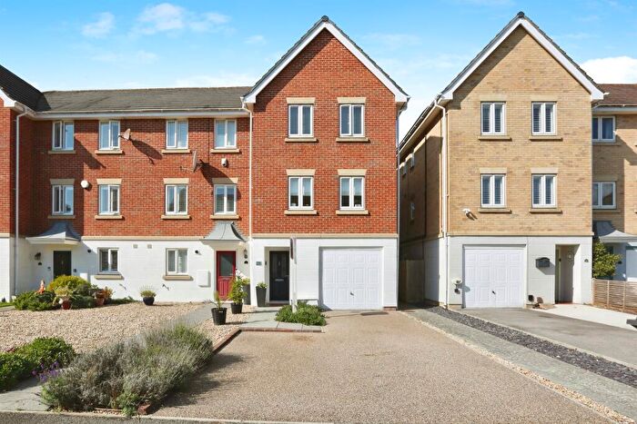 4 Bedroom Town House For Sale In Vanguard Road, Gosport, PO12
