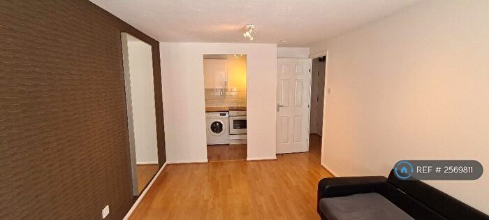 1 Bedroom Flat To Rent In Goosander Court, London, NW9