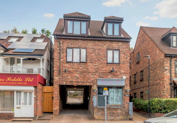 1 Bedroom Flat To Rent In Lower Road, Chorleywood, Rickmansworth, WD3