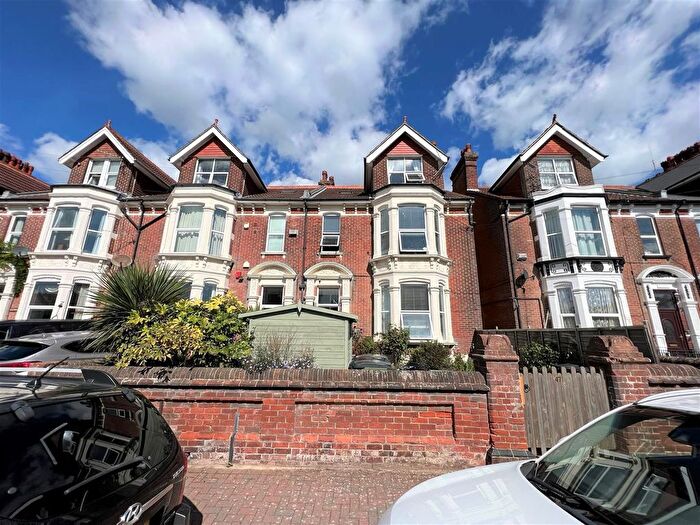 2 Bedroom Flat To Rent In Salisbury Road, Southsea, PO4