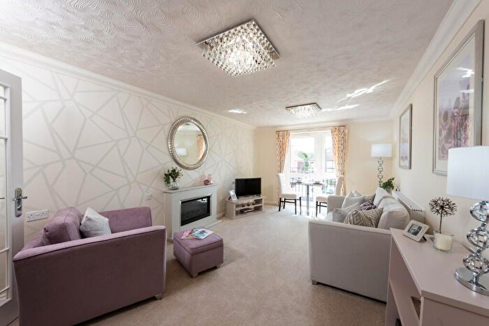2 Bedroom Retirement Property For Sale In Bed Apartment, Colebrooke Lodge, Reigate, RH2
