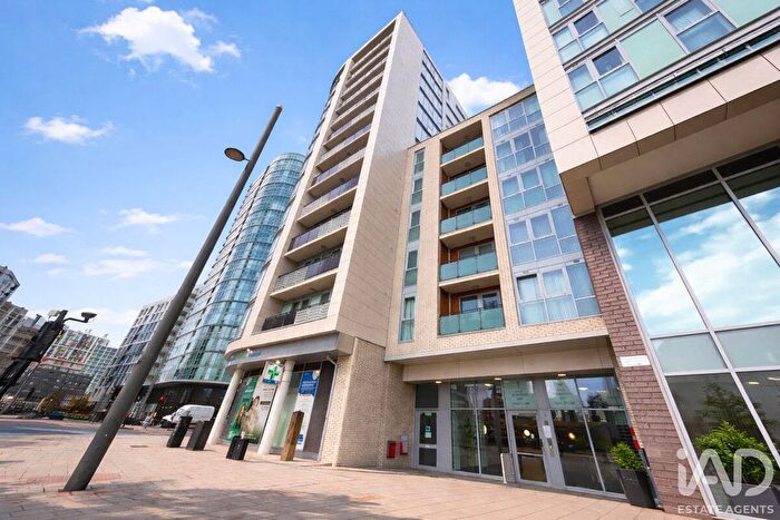 3 Bedroom Flat For Sale In Rick Roberts Way, London, E15