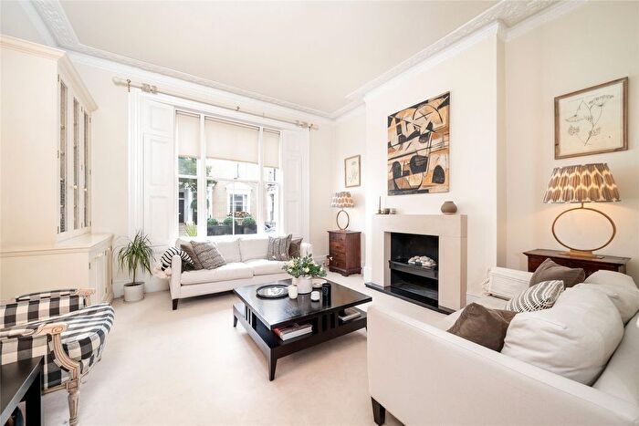 1 Bedroom Flat For Sale In Eardley Crescent, Earl's Court, SW5