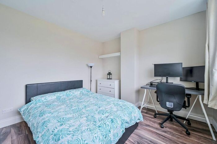 3 Bedroom Terraced House To Rent In Eltham Road, Kidbrooke, London, SE9