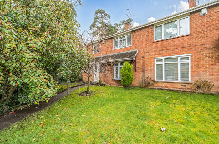 3 Bedroom Semi Detached House For Sale In Segsbury Grove, Bracknell, Berkshire, RG12