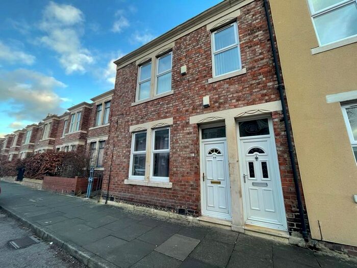 2 Bedroom Flat To Rent In Windsor Avenue, Bensham, Gateshead, NE8