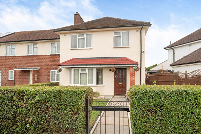3 Bedroom End Of Terrace House For Sale In Upper Belmont Road, Chesham, HP5