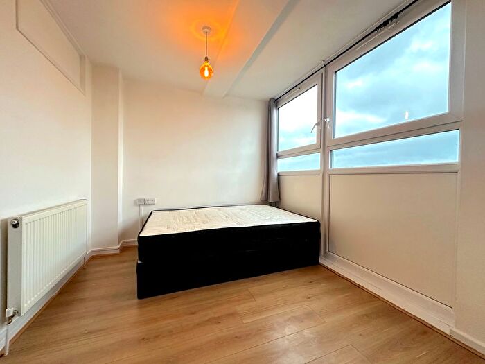 3 Bedroom Maisonette To Rent In Wentworth Mews, London, E3
