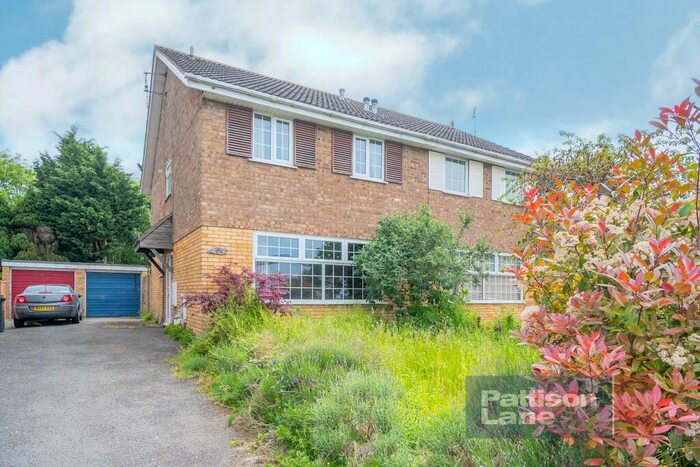 3 Bedroom Semi-Detached House For Sale In Philip Way, Higham Ferrers, Rushden, NN10