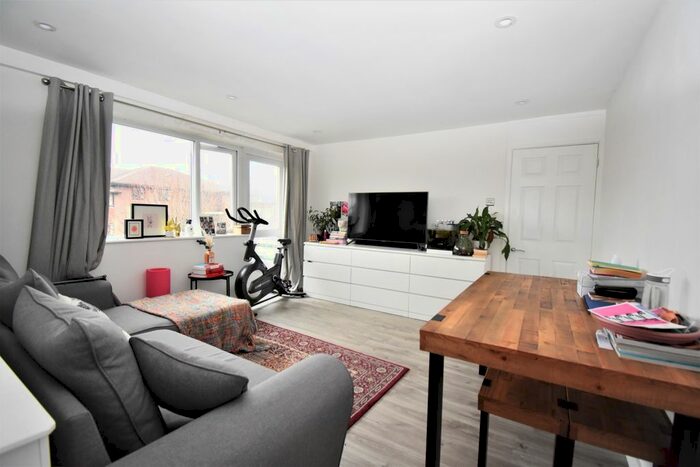 1 Bedroom Flat To Rent In Hatherley Crescent, Sidcup DA14