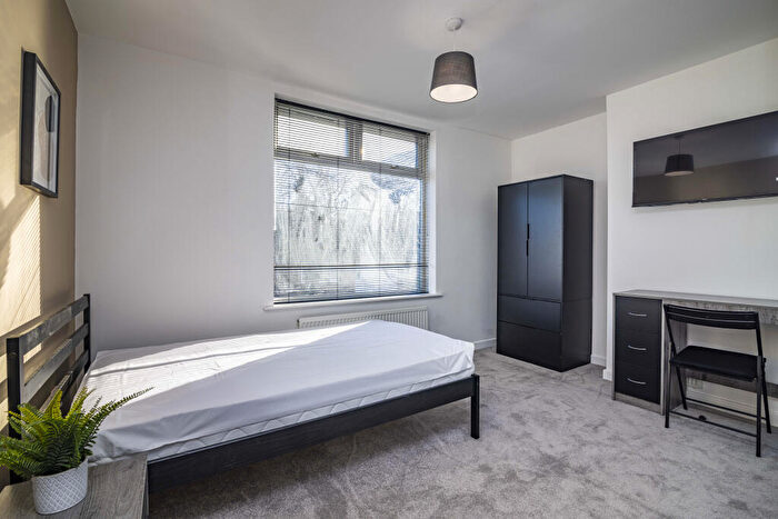 6 Bedroom House Of Multiple Occupation To Rent In Redcliffe Road, Mansfield, Nottinghamshire, NG18