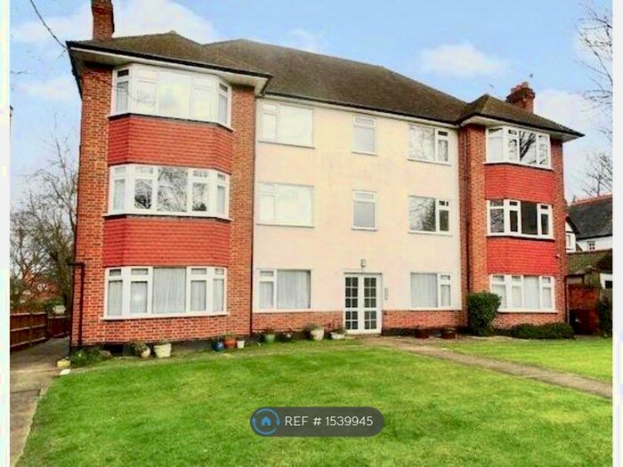 3 Bedroom Flat To Rent In Brackley Road, Beckenham, BR3