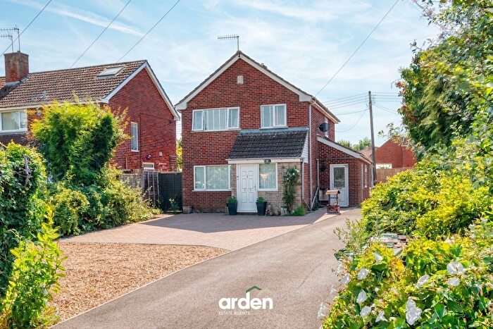 3 Bedroom Detached House For Sale In Worcester Road, Wychbold, WR9