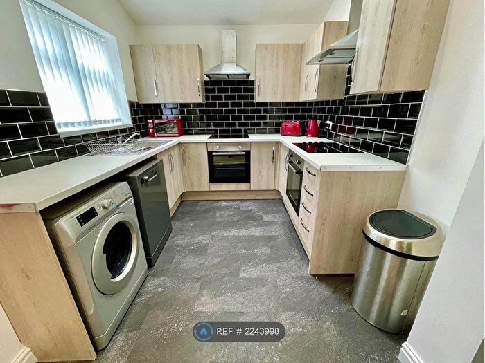 6 Bedroom Terraced House To Rent In Adelaide Road, Liverpool City Centre, L7