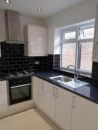 1 Bedroom Flat To Rent In The Crescent, Slough, SL1