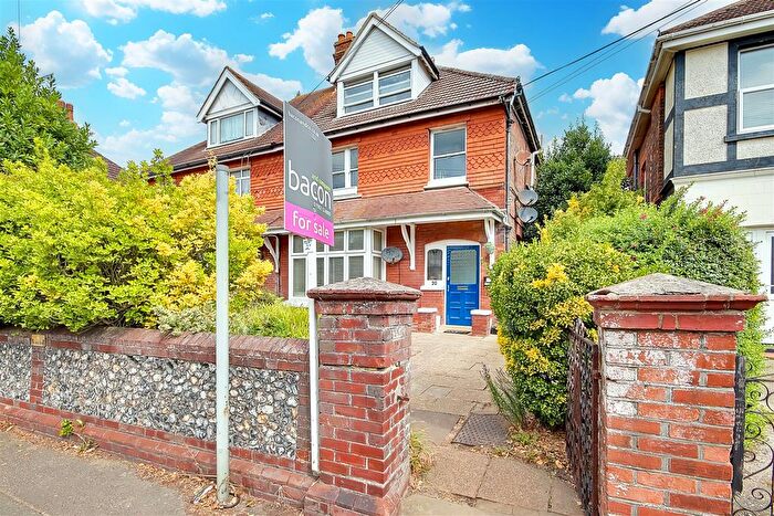 2 Bedroom Flat For Sale In Cowper Road, Worthing, BN11