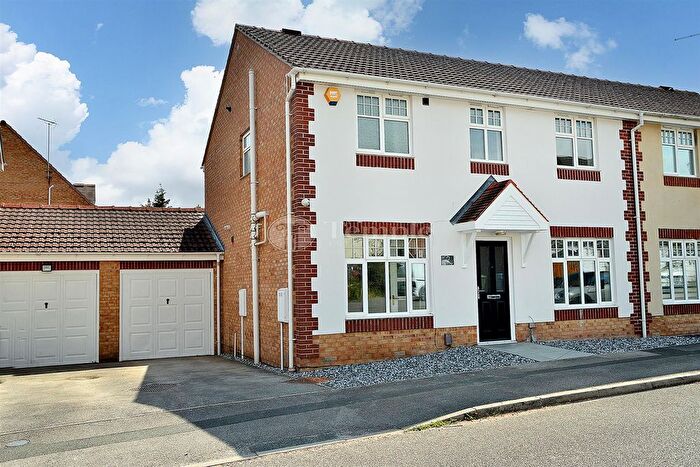 4 Bedroom Semi-Detached House For Sale In Garnet Close, Mansfield, NG18