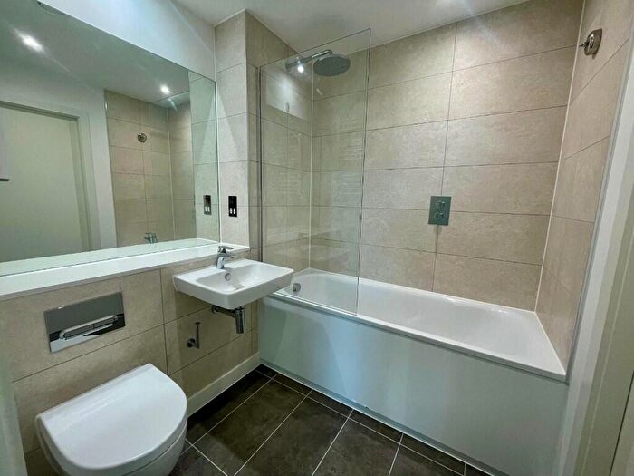 2 Bedroom Apartment To Rent In Store Street, Manchester, Greater Manchester, M1