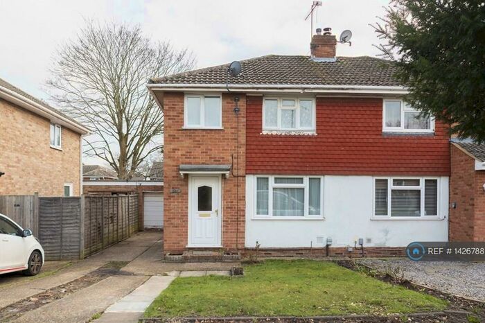3 Bedroom Semi-Detached House To Rent In Fairwater Drive, Reading, RG5