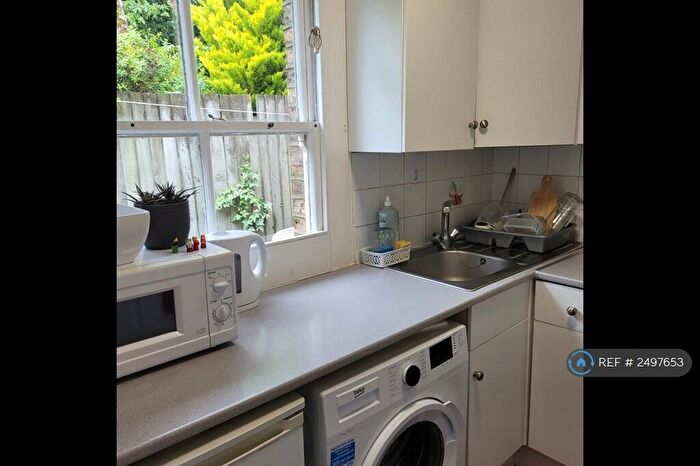 1 Bedroom Flat To Rent In Romola Road, London, SE24