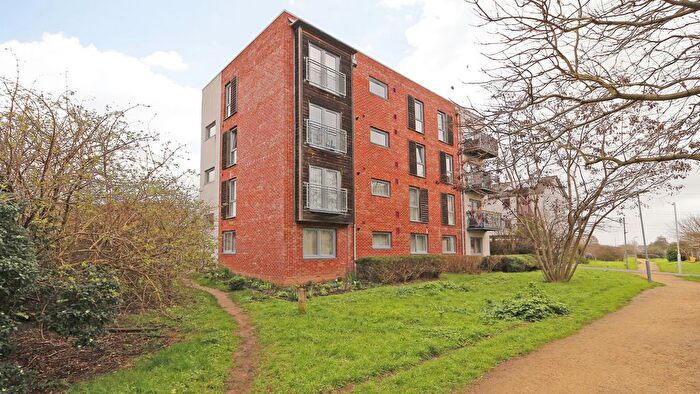 2 Bedroom Flat For Sale In Angie Mews, Dartford, DA1