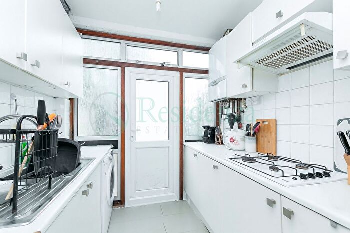 4 Bedroom Terraced House To Rent In Park Avenue, Mitcham, CR4