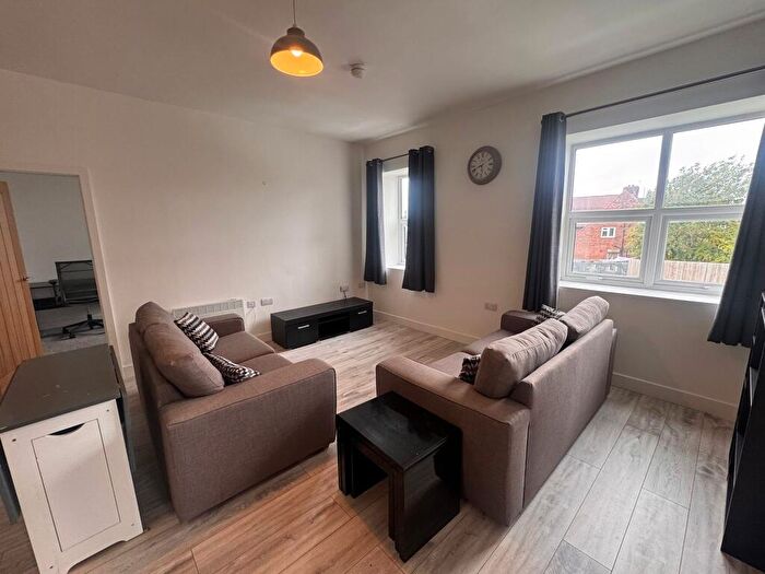 2 Bedroom Apartment To Rent In Ash Tree Garth, Leeds, West Yorkshire, LS9