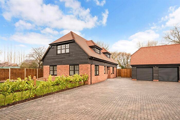 4 Bedroom Detached House For Sale In Westergate Street, Woodgate, PO20