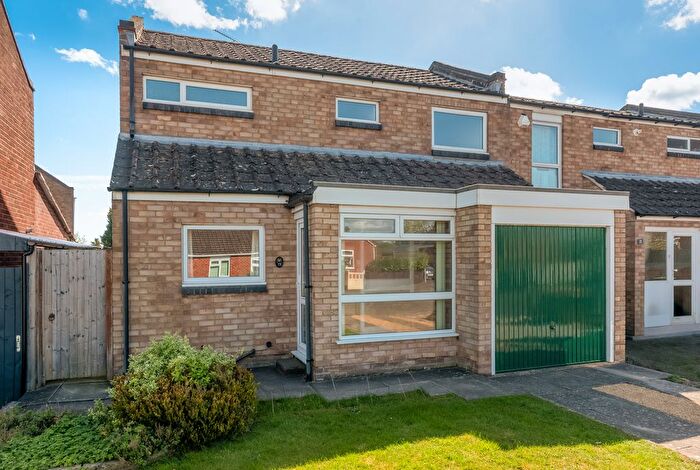 3 Bedroom Semi-Detached House For Sale In Cherry Lane, Hampton Magna, CV35