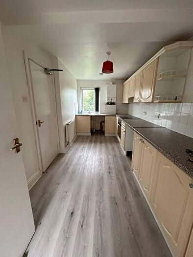 3 Bedroom Block Of Flats For Sale In Picton Road, Milford Haven, SA73