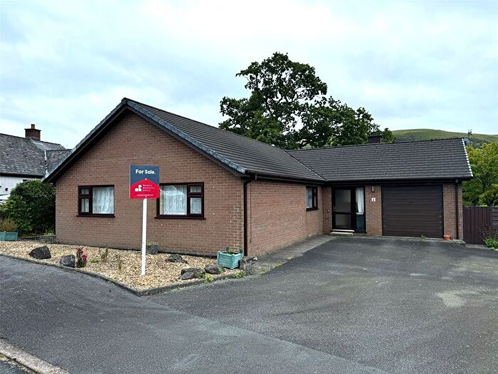 3 Bedroom Bungalow For Sale In Maes Y Dderwen, Llanbrynmair, Powys, SY19