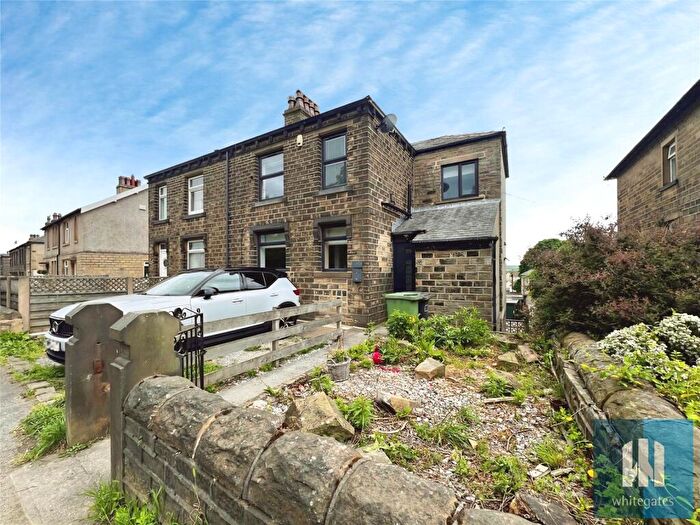 3 Bedroom Semi-Detached House For Sale In Blackmoorfoot Road, Crosland Moor, Huddersfield, HD4