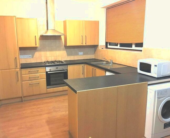 1 Bedroom Flat To Rent In The Drive, Isleworth, TW7