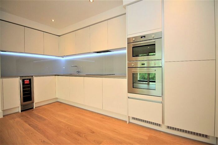 2 Bedroom Flat To Rent In Chiswick High Rd, Chiswick, London, W4