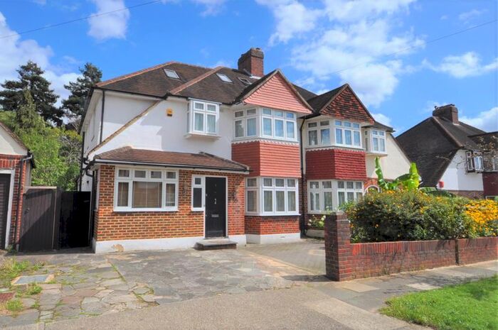 5 Bedroom Semi-Detached House To Rent In Beechcroft Avenue, New Malden, KT3