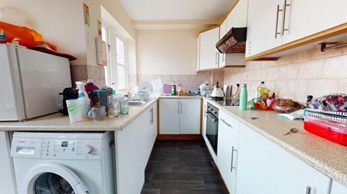 8 Bedroom Semi-Detached House To Rent In Ebberston Terrace, Hyde Park, Leeds, LS6