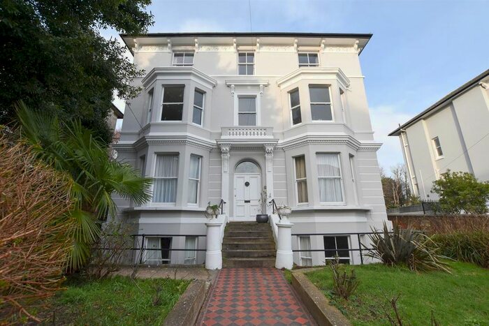 3 Bedroom Flat To Rent In Pevensey Road, St. Leonards-On-Sea, TN38
