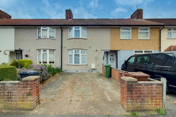 3 Bedroom End Of Terrace House To Rent In Maxey Road, Dagenham, RM9