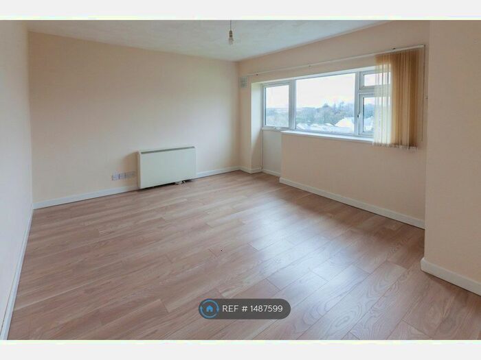 1 Bedroom Flat To Rent In Brynmawr, Brynmawr, Wales, NP23